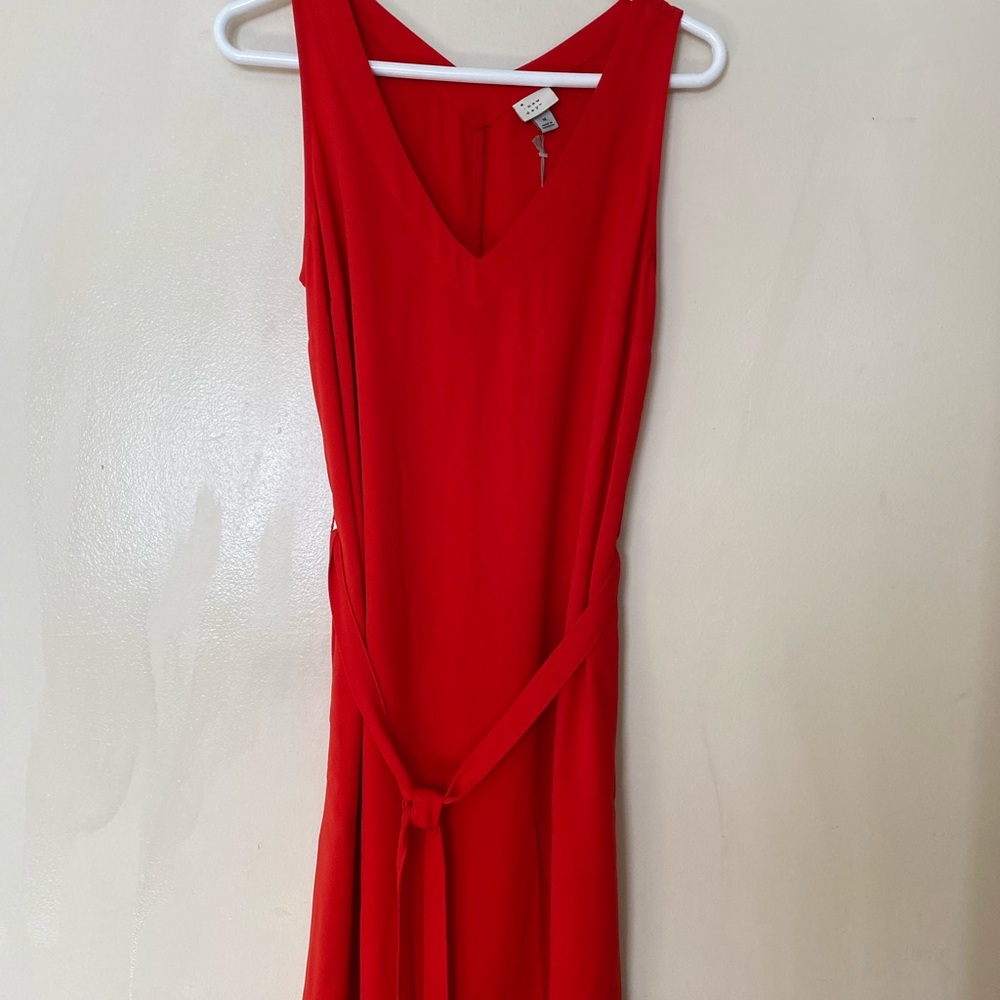 Red sleeveless dress